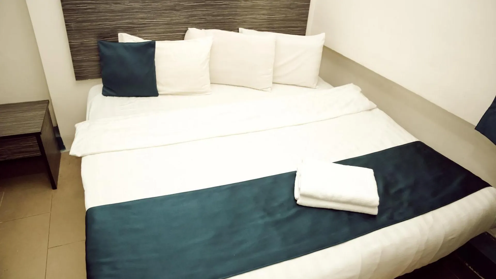 V Hotel Titiwangsa Kuala Lumpur 3*,
